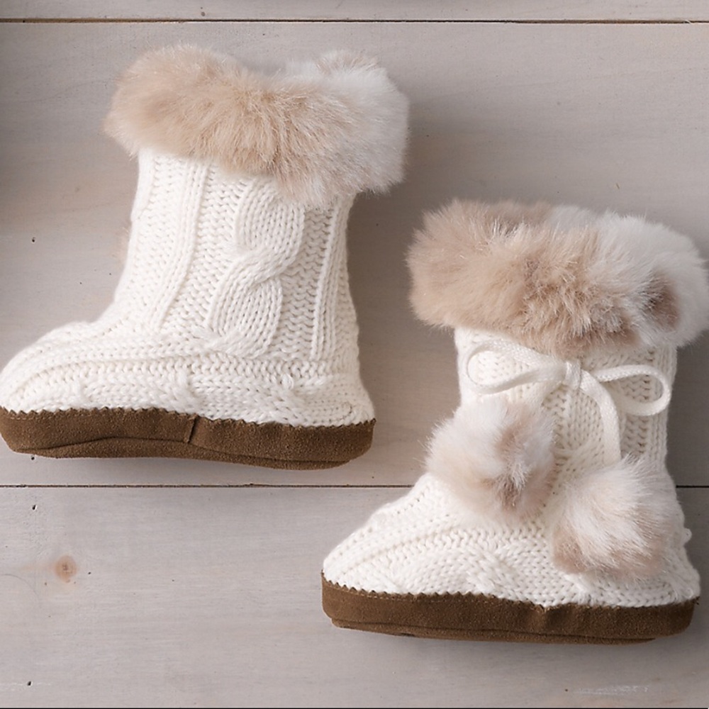 Restoration Hardware Baby cable knit, fur booties